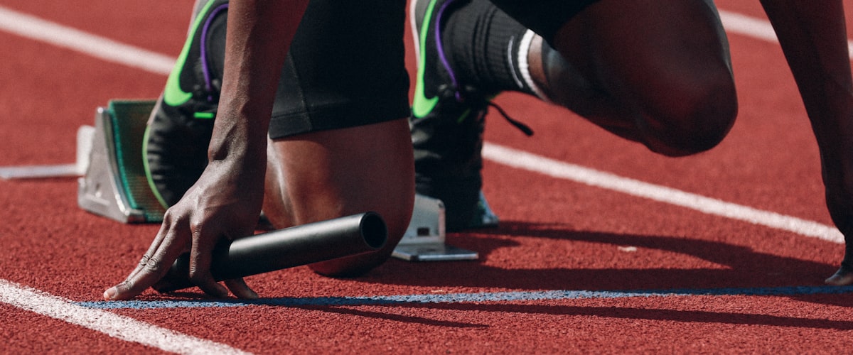 多设备展示体育直播画面手机平板电脑同时观看足球比赛